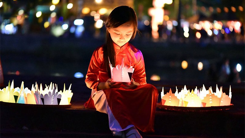 Thơ Rằm Tháng Giêng: Tuyển Tập Thơ Hay Về Đêm Rằm Tháng Giêng Gallery 1