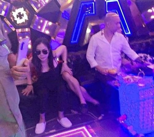 Xả Đồ Bay Lắc: Nguồn Hàng và Cách Mua Đồ Bay Lắc Giá Rẻ Gallery 1