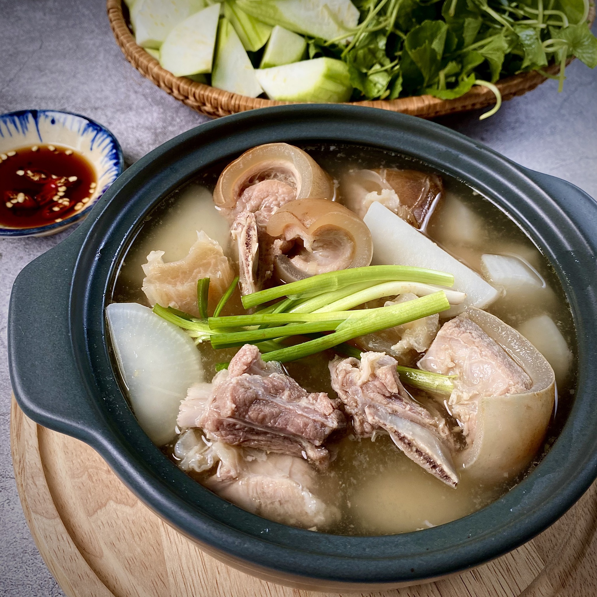 Cách Làm Đuôi Bò Hầm Sả Thơm Ngon, Đậm Đà Gallery 1