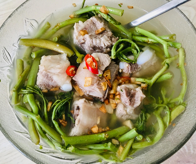 Canh Chua Rau Nhút Gallery 1