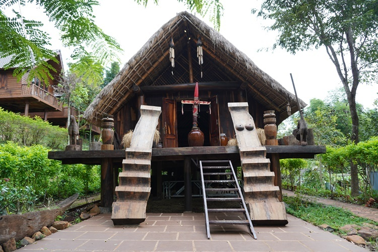 Nhà Người Ê Đê