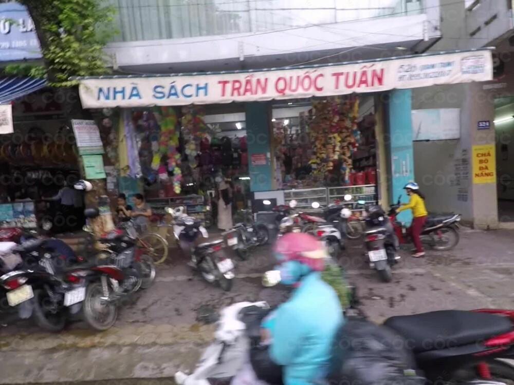 Nhà sách Trần Quốc Tuấn - Địa điểm mua sách uy tín tại [Địa điểm cụ thể]