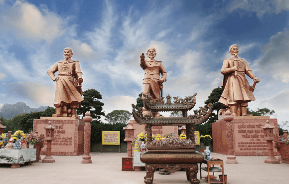 Bạch Đằng Giang Thờ Ai? Gallery 1