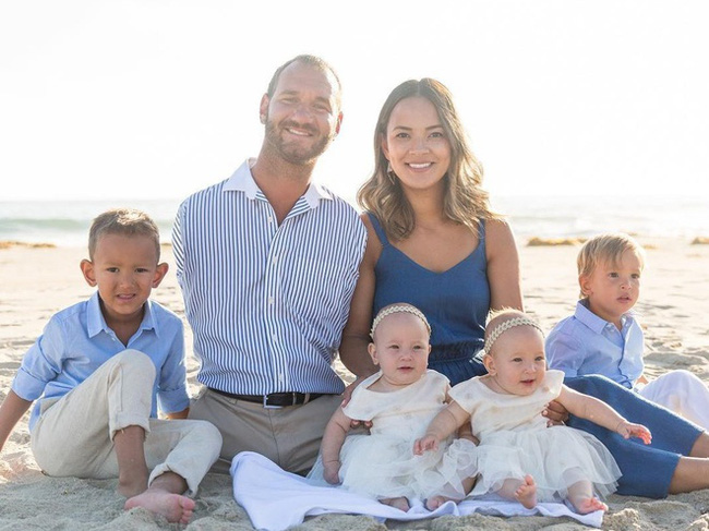Nick Vujicic and Family Gallery 2
