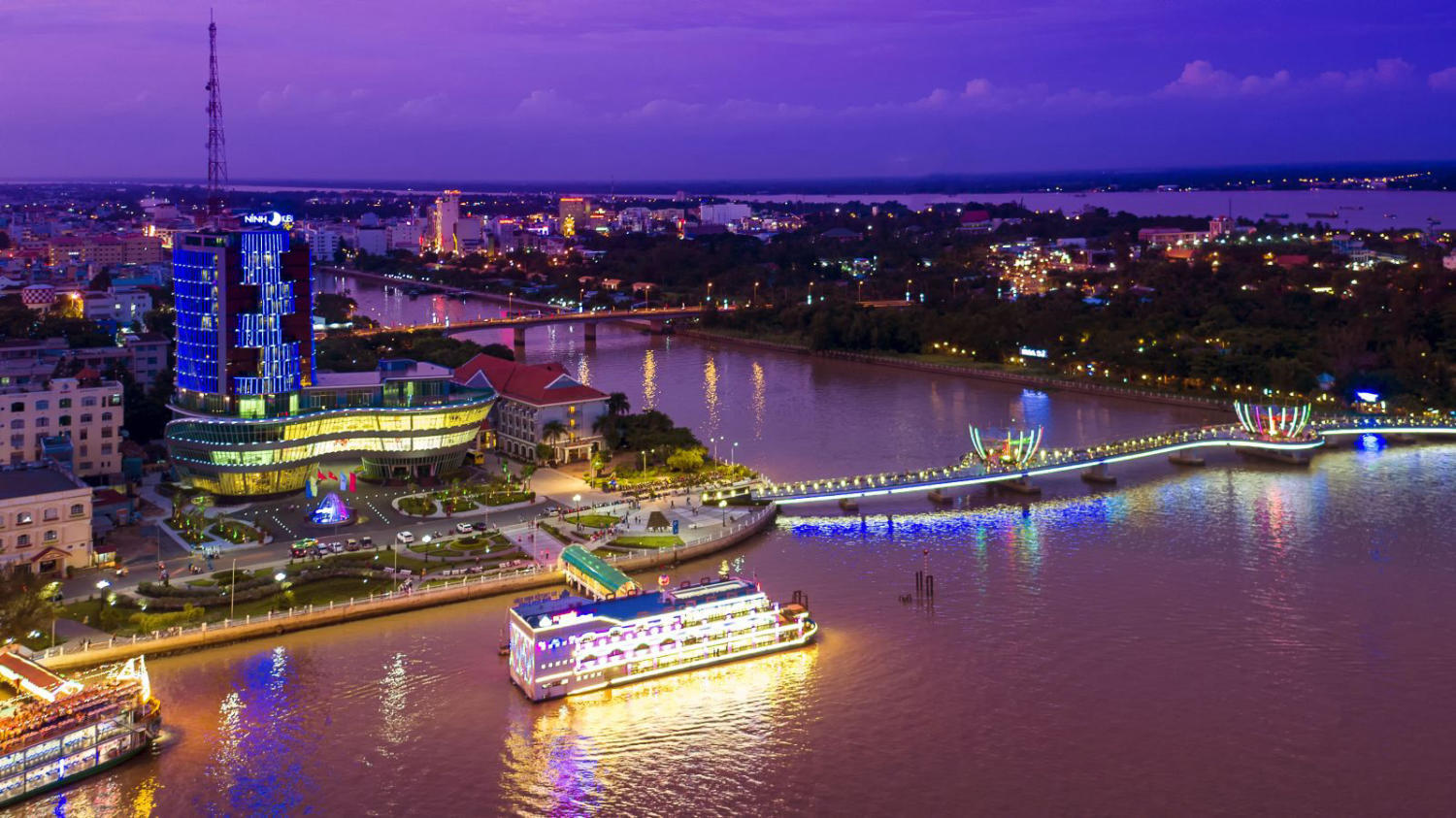 Tả Cảnh Bến Ninh Kiều Lớp 5 Gallery 2