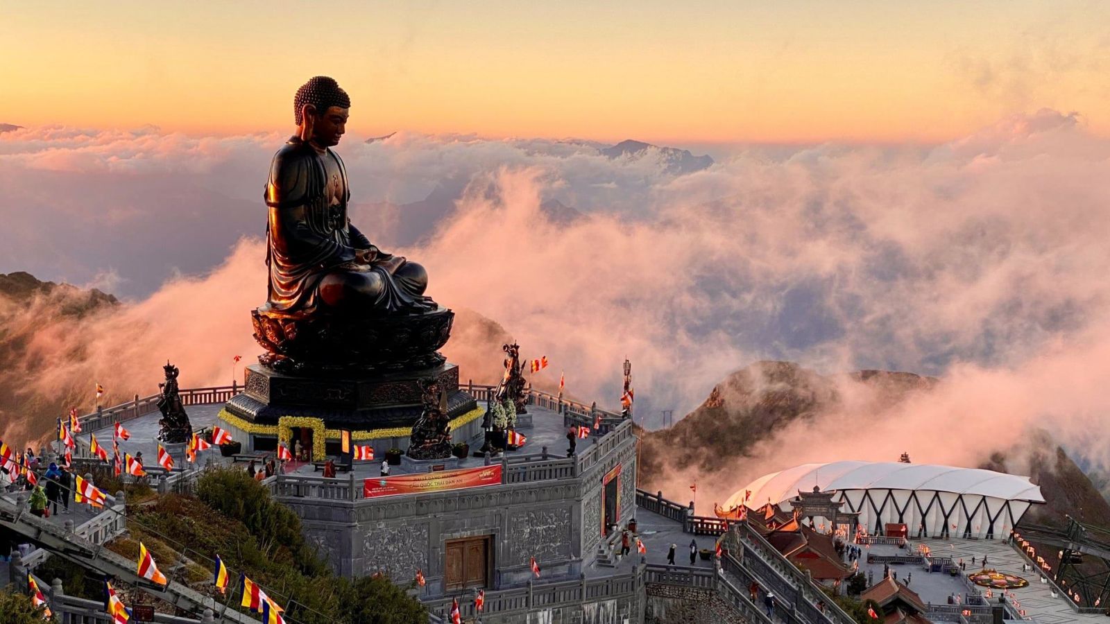 Cảnh Đẹp Sapa Mùa Xuân - Thiên Đường Mây Trắng Ngàn Hoa Gallery 1