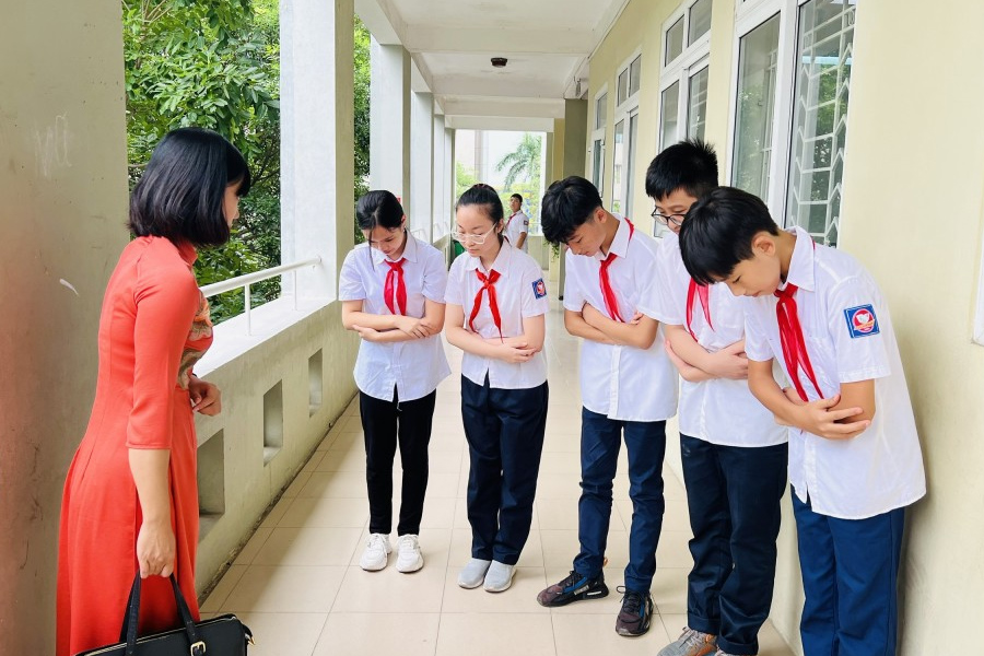 Cùng nhau cầm tay đi thăm các thầy các cô Gallery 2
