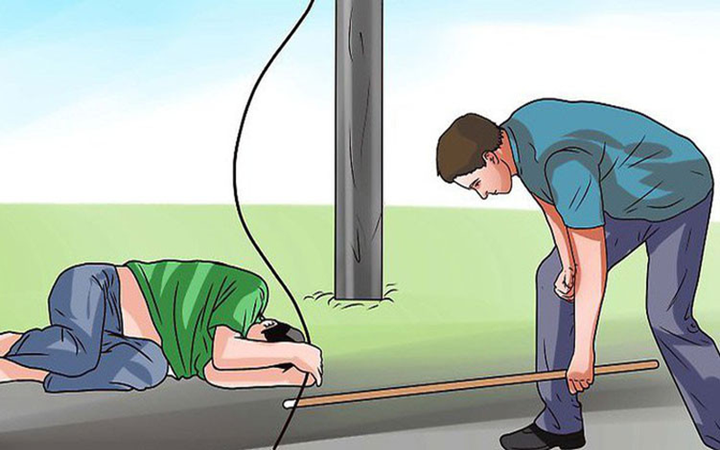 Nếu thấy người bị điện giật, chúng ta không được làm gì? Gallery 1