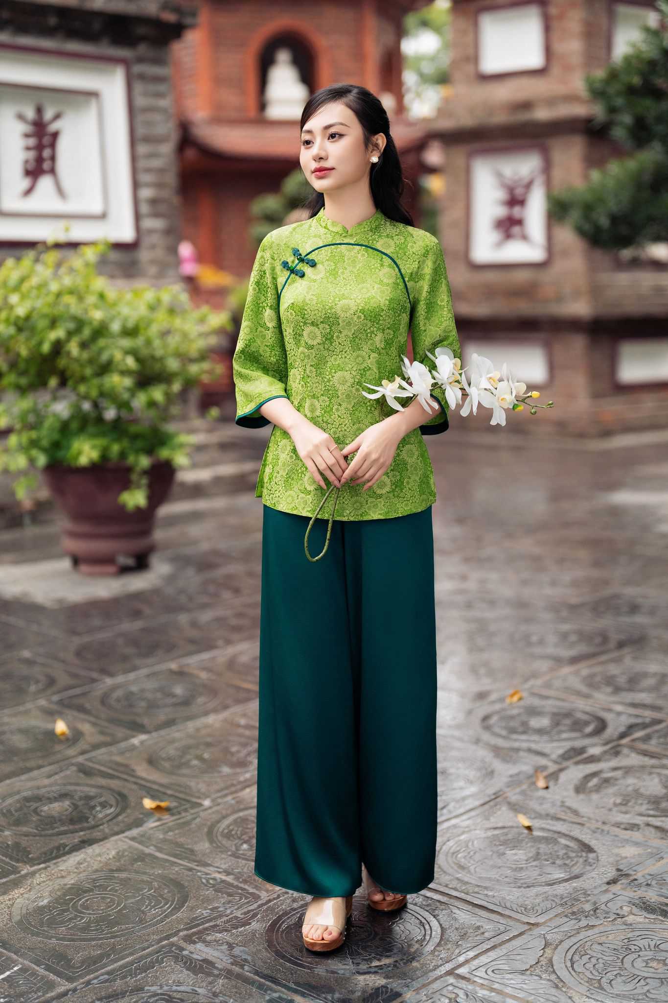 Mẫu đồ đi chùa: Ăn mặc trang nghiêm, thể hiện lòng thành kính Gallery 1
