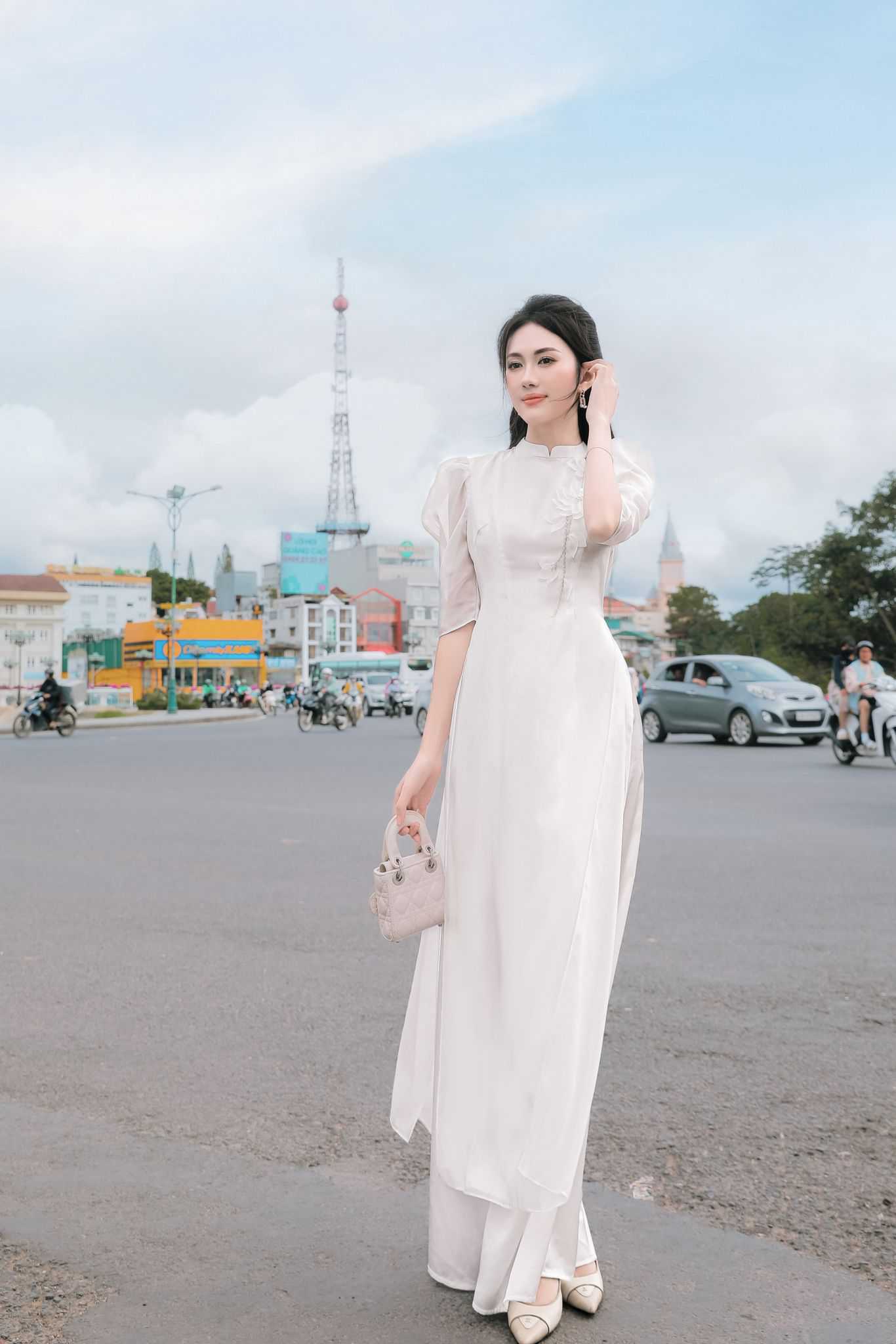 Em Áo Dài Trắng Hot Nhất Gallery 1