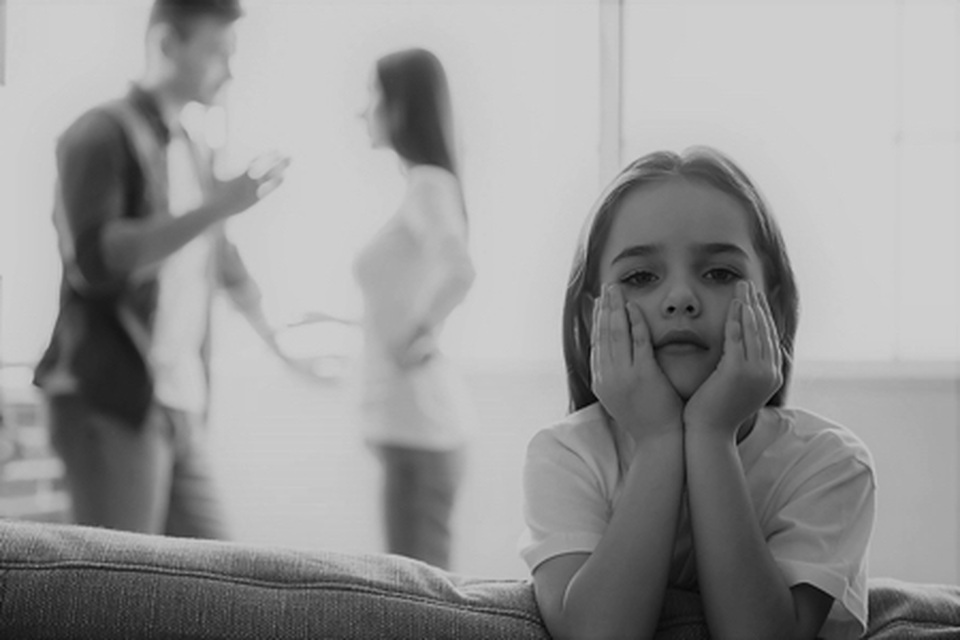 Thiếu thốn tình cảm gia đình: Làm sao để vượt qua?