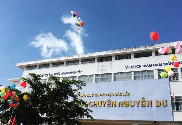 Clip nhạy cảm của học sinh trường chuyên Đắk Lắk Gallery 1