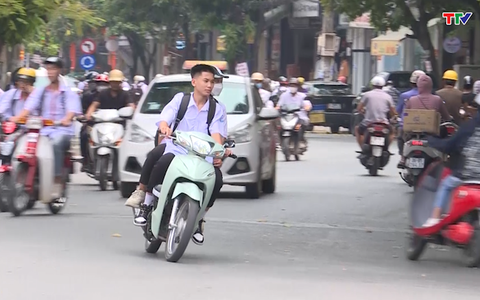 Thực trạng tham gia giao thông của học sinh hiện nay Gallery 1