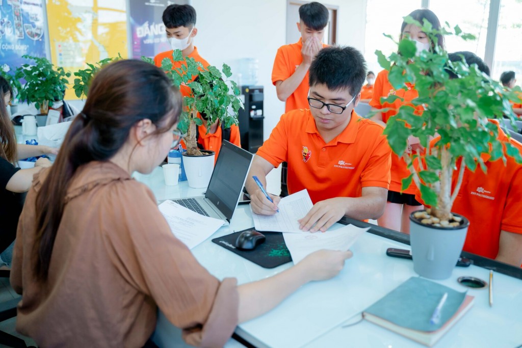Mẹ Tôi Là Sinh Viên Đại Học: Những Thách Thức và Niềm Vui Gallery 2