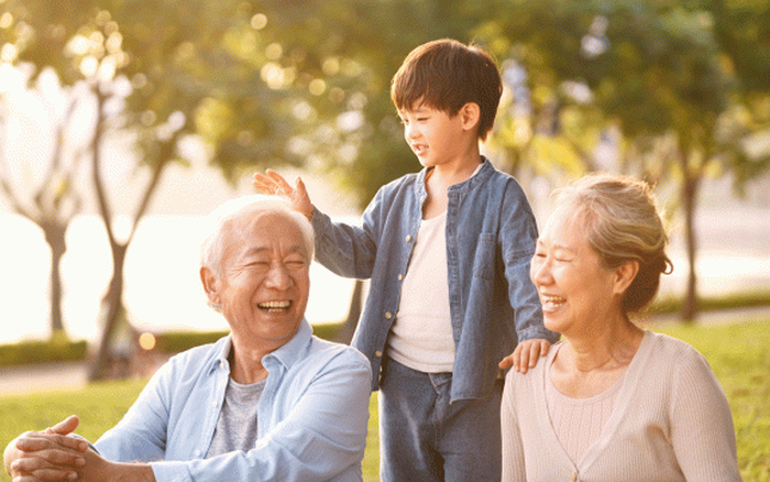Mối Quan Hệ Thiêng Liêng Giữa Ông Bà và Cháu
