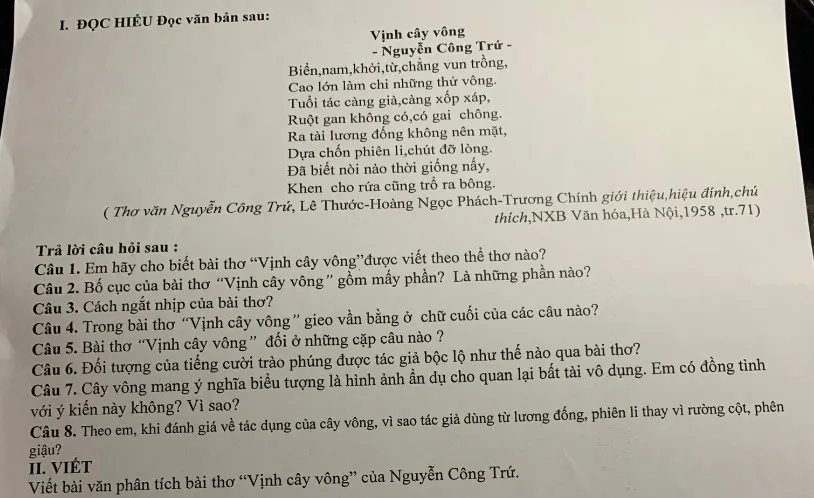 Phân tích bài thơ Vịnh cây Vông