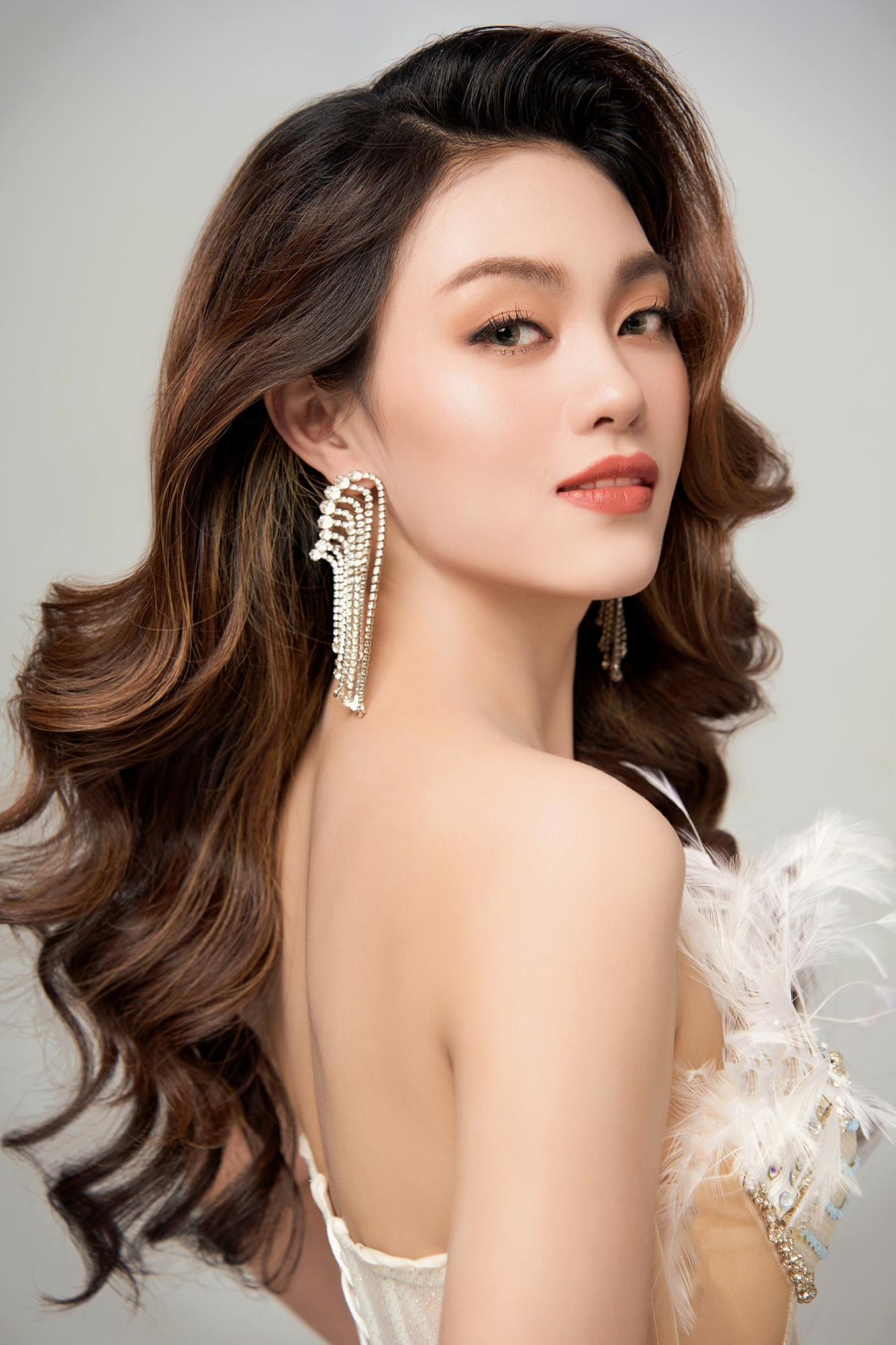 Ca sĩ Minh Khuê - Giọng hát ngọt ngào, tài năng đa dạng Gallery 2