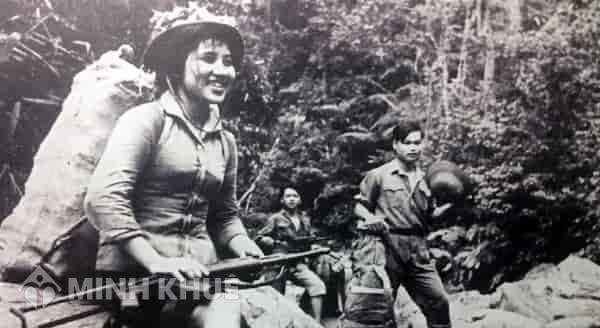 Phương Định Là Ai?