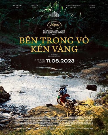 Bên Trong Vỏ Kén Vàng Gallery 1