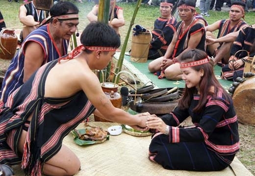 Tục Nối Dây Của Người Ê Đê Gallery 2