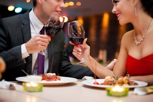 Hương Vị Rượu Và Tình Yêu: Khi Nồng Say Gặp Gỡ Lãng Mạn Gallery 1