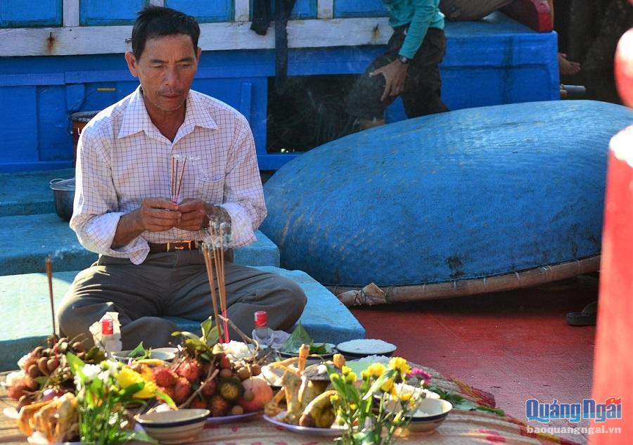 Sắm Lễ Cúng Tàu Thuyền Chuẩn Y Nghi Thực