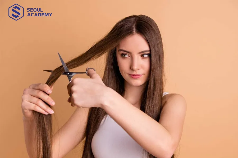 Sáng Sớm Cắt Tóc Có Sao Không?