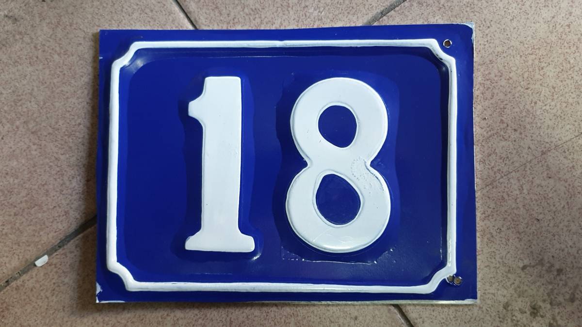 Số nhà 18: Ý nghĩa và biểu tượng