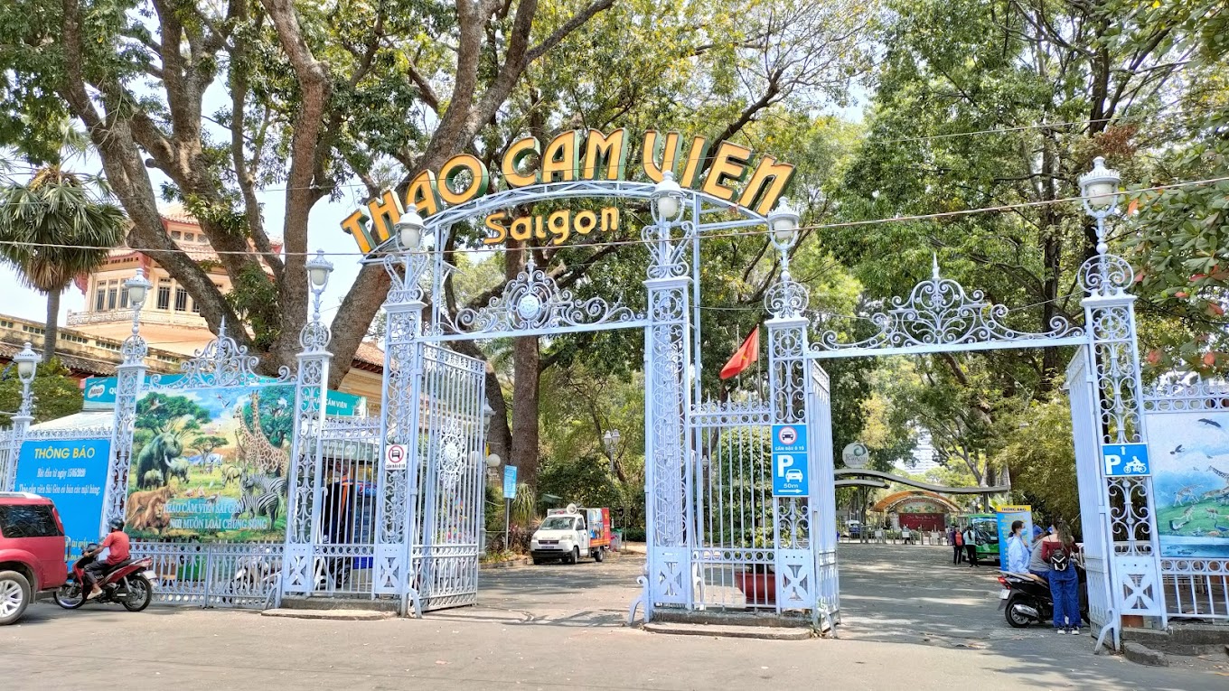 Sở Thú Gần Nhất
