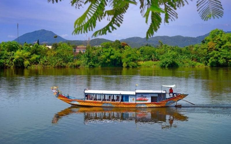 Sông Hương Núi Ngự - Vẻ Đẹp Huyền Thoại Của Huế Gallery 1