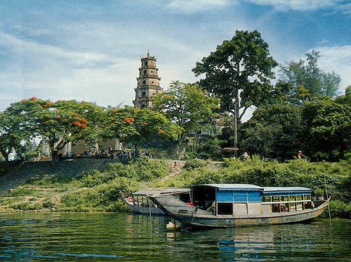 Sông Hương Núi Ngự - Vẻ Đẹp Huyền Thoại Của Huế