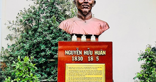 Tóm tắt tiểu sử Nguyễn Hữu Huân Gallery 2
