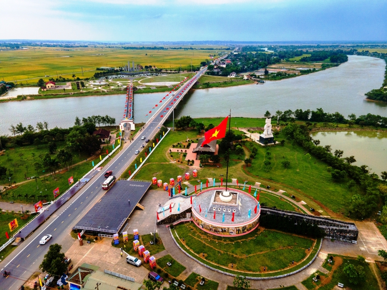 Câu Hò Trên Bến Hiền Lương Gallery 2