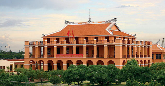 Tả Bến Nhà Rồng