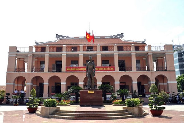 Tả cảnh Bến Nhà Rồng Gallery 2