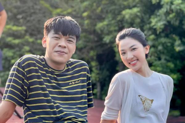 Tả Nghệ Sĩ Hài Trung Ruồi