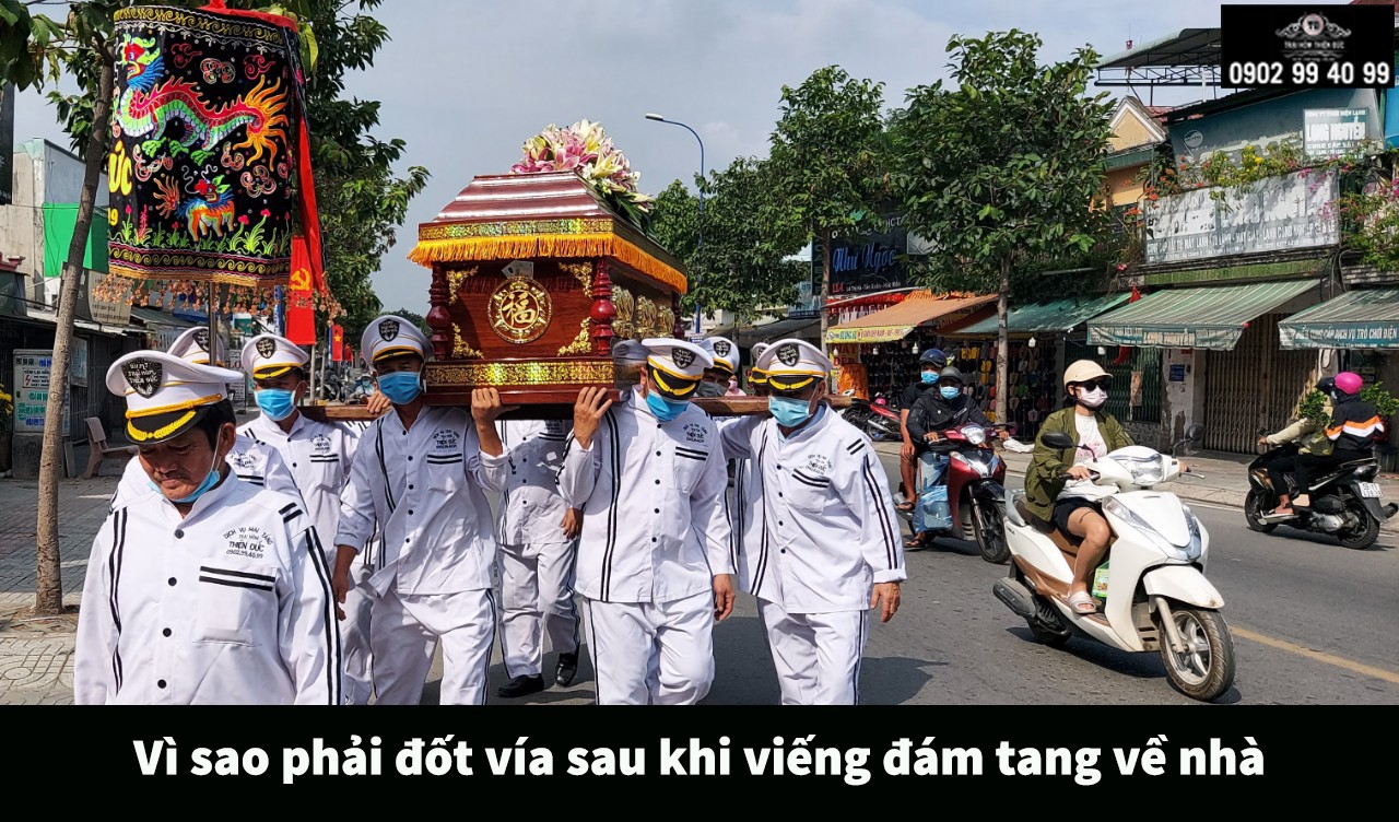 Tại Sao Đi Đám Ma Về Phải Tắm?