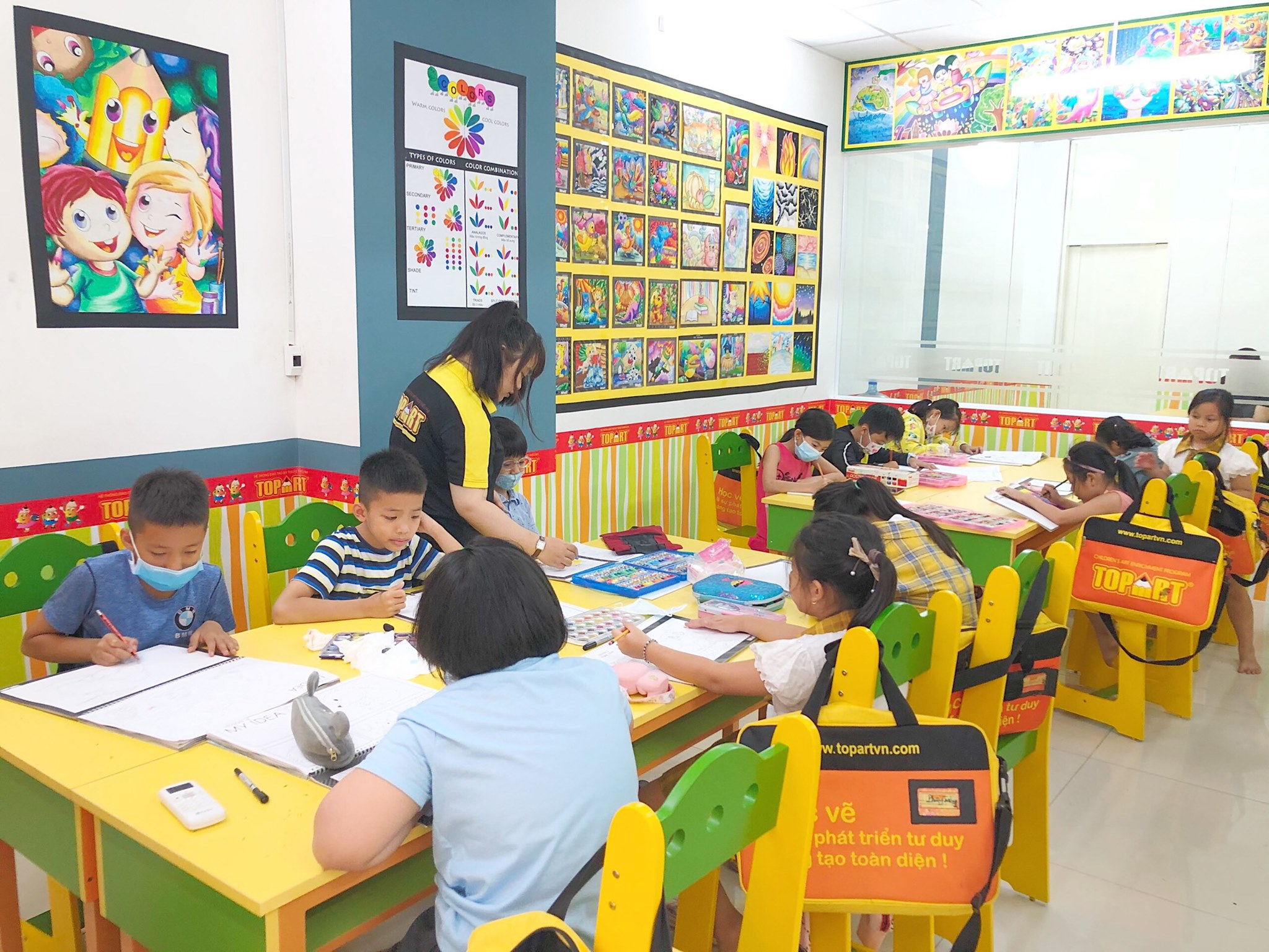 Lớp Học Siêu Quậy - Vẽ Tranh Gallery 1