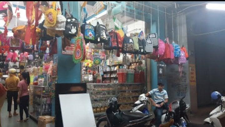 Nhà sách Trần Quốc Tuấn - Địa điểm mua sách uy tín tại [Địa điểm cụ thể] Gallery 1