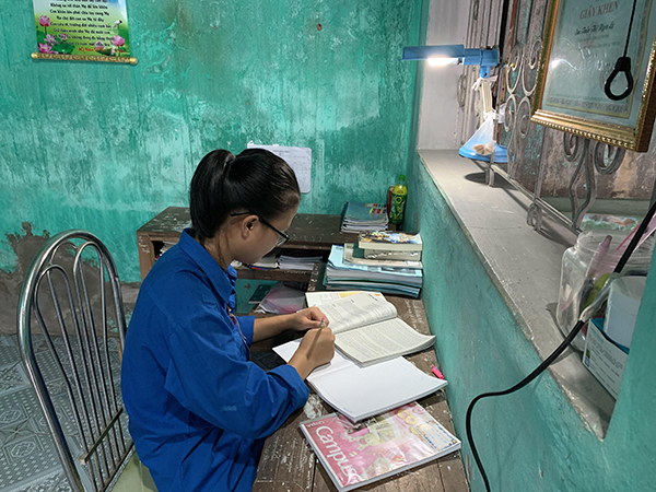 Những Tấm Gương Học Sinh Nghèo Vượt Khó: Cảm Hứng Và Bài Học