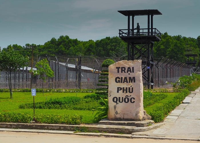 Tham quan Nhà tù Phú Quốc:  Khám phá lịch sử bi tráng