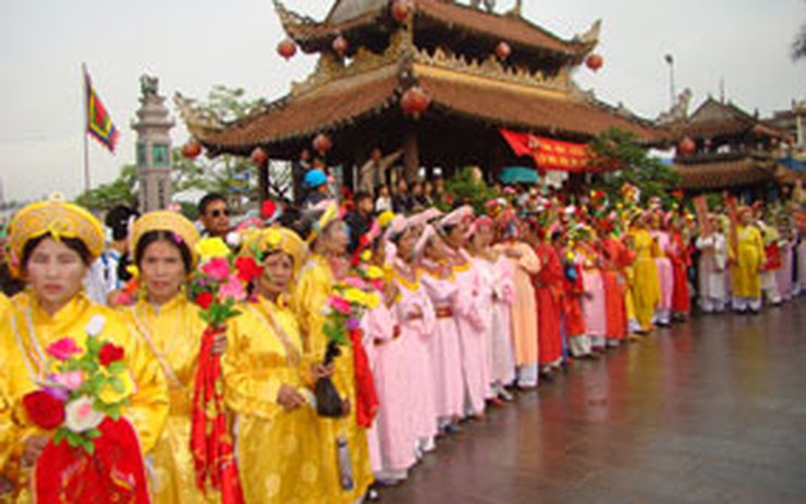 Tháng Tám Giỗ Cha Tháng Ba Giỗ Mẹ