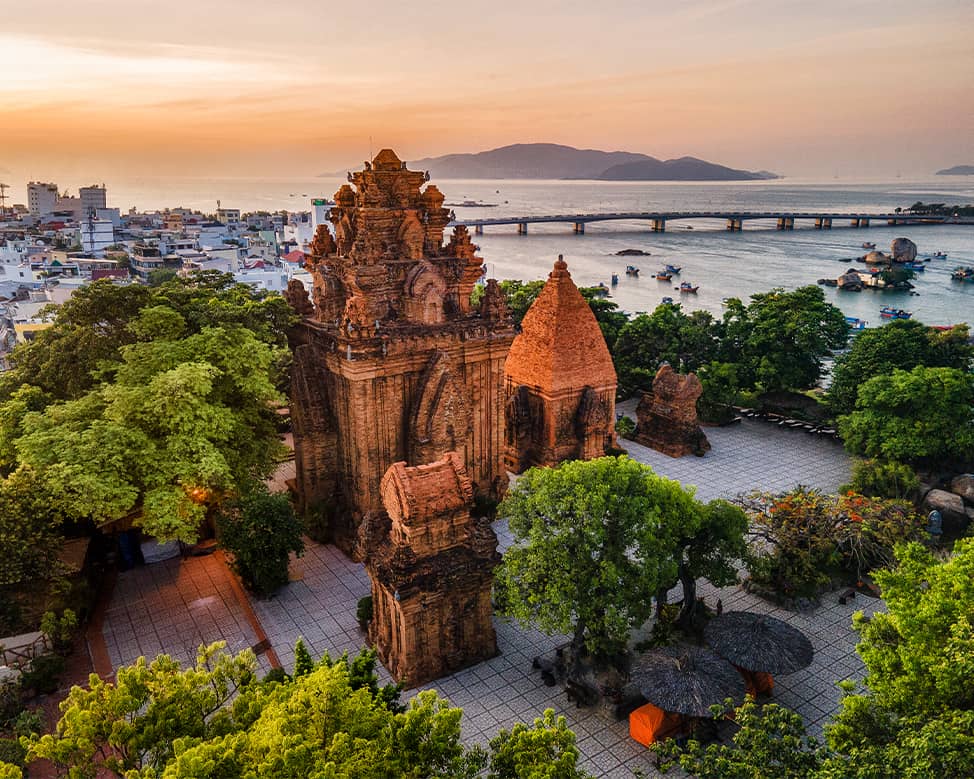 Tháp Chàm Nha Trang: Huyền Bí Kiến Trúc Chăm Pa