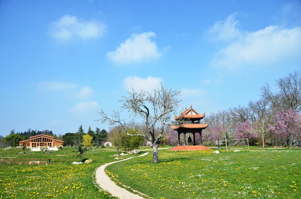 Thênh thang nghĩa là gì?