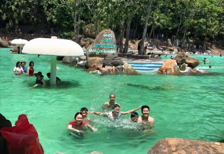 Thiên Sơn Suối Ngà Có Gì?