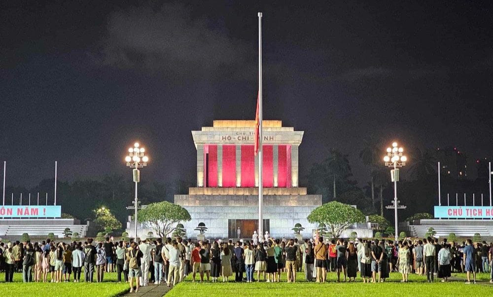 Giờ Hạ Cờ Lăng Bác Gallery 1