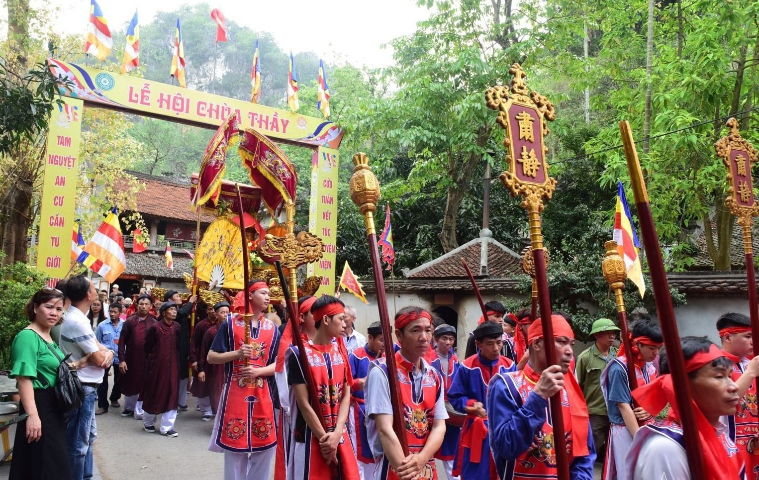 Lễ hội Chùa Thầy - Khám phá nét đẹp văn hóa tâm linh Gallery 1