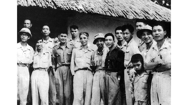 Văn 11: Một Thời Đại Trong Thi Ca Gallery 2