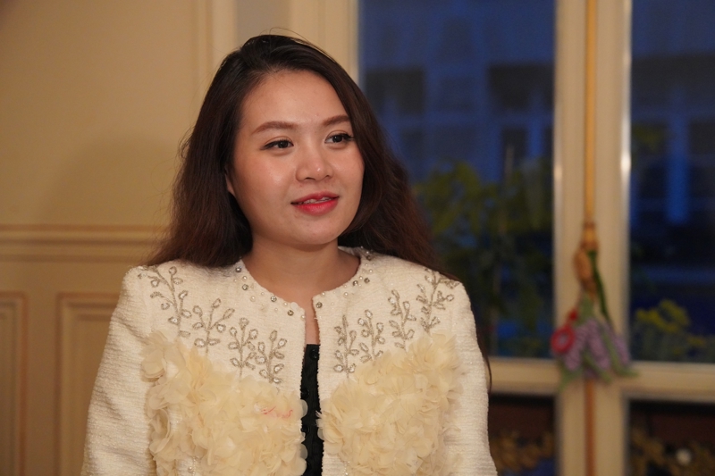 Trần Thị Cẩm Quyên Gallery 1