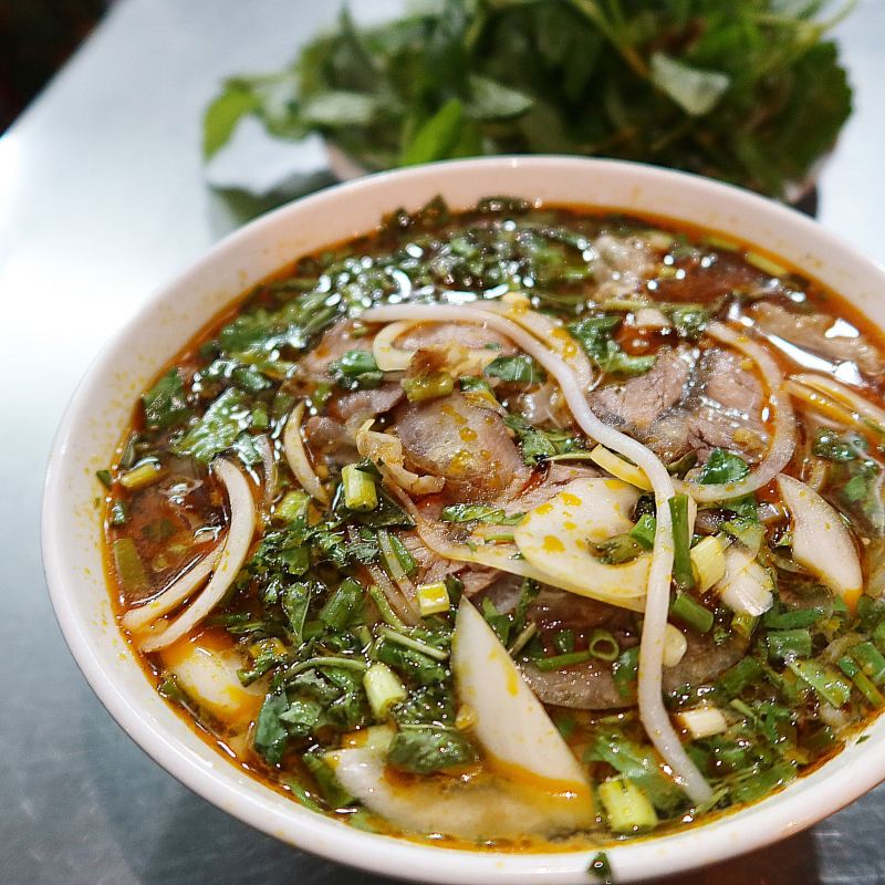 Bún Bò Út Quyên - Hương Vị Đậm Đà, Gây Nghiện Gallery 1